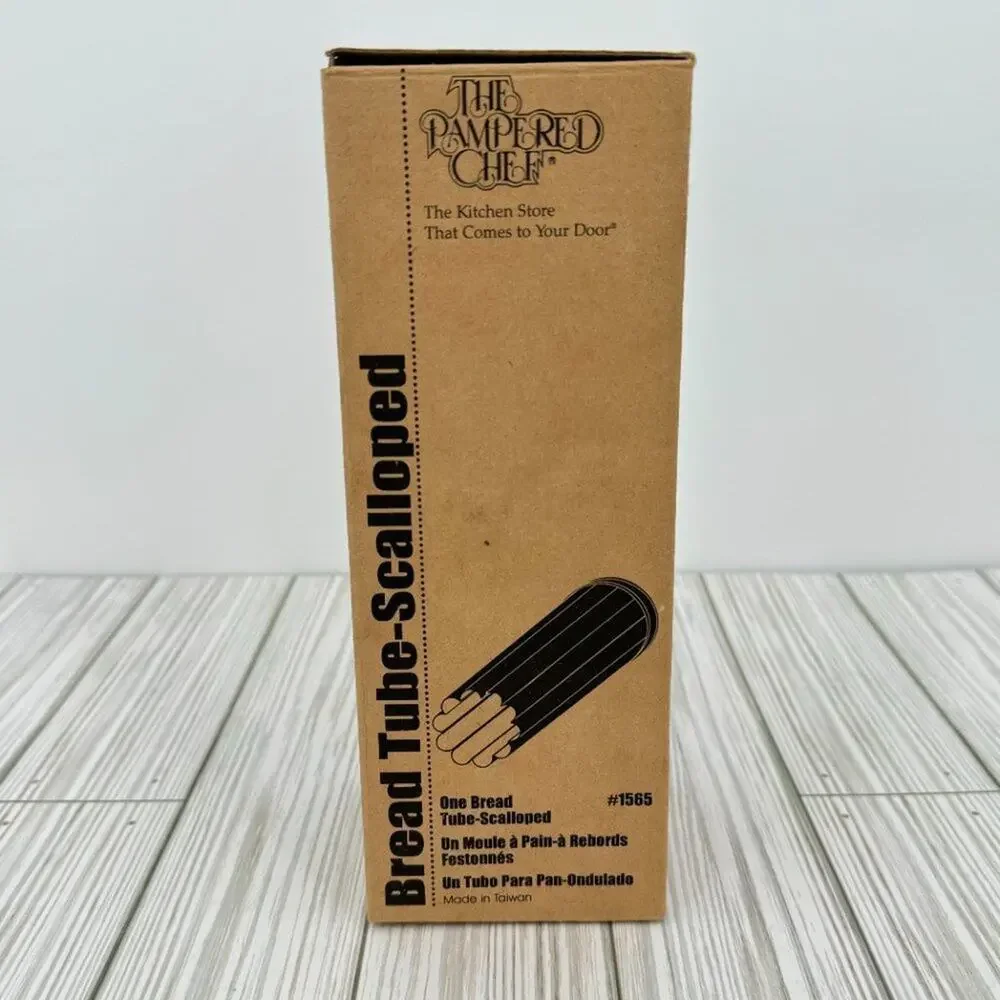 The Pampered Chef scalloped edge aluminum bread baking tube NEW
